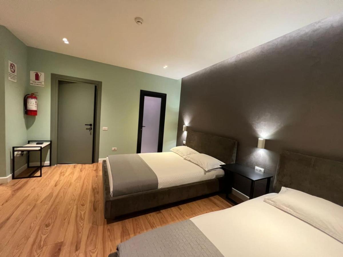 Tirana Apartments ภายนอก รูปภาพ