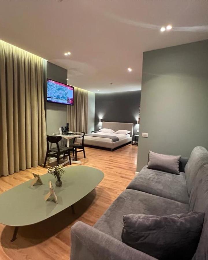 Tirana Apartments ภายนอก รูปภาพ
